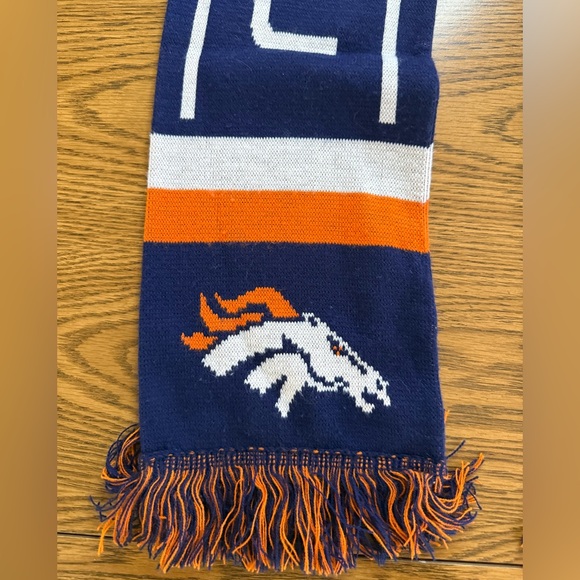 2014 Super Bowl Denver Broncos Forever Collectibles Navy and Orange Scarf NFL - Picture 2 of 5